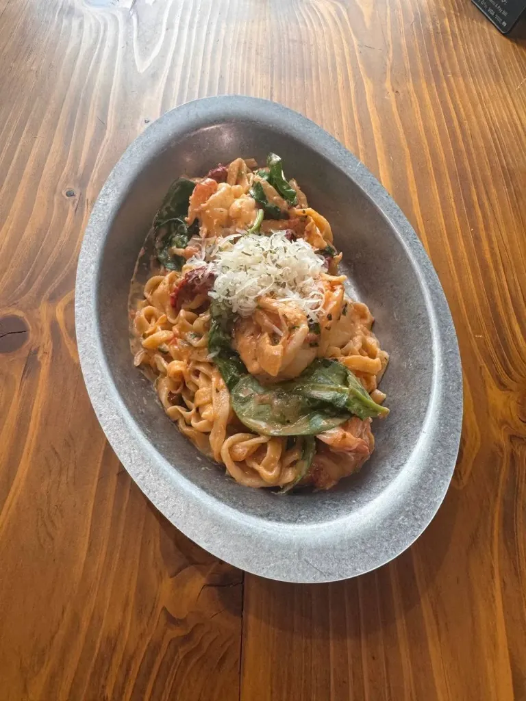 Shrimp linguini